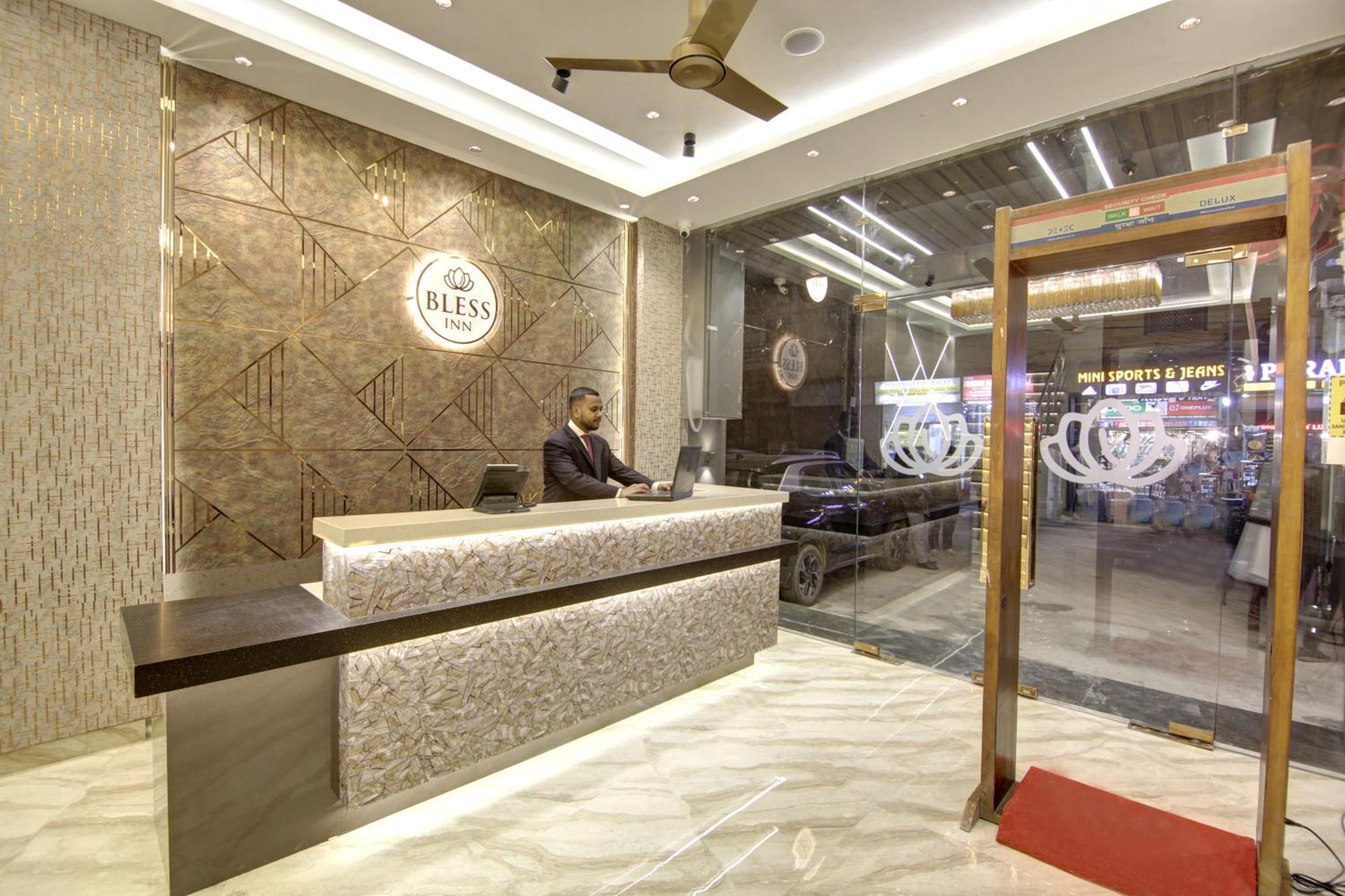 Bless Inn - Near Connaught Place نيودلهي المظهر الخارجي الصورة