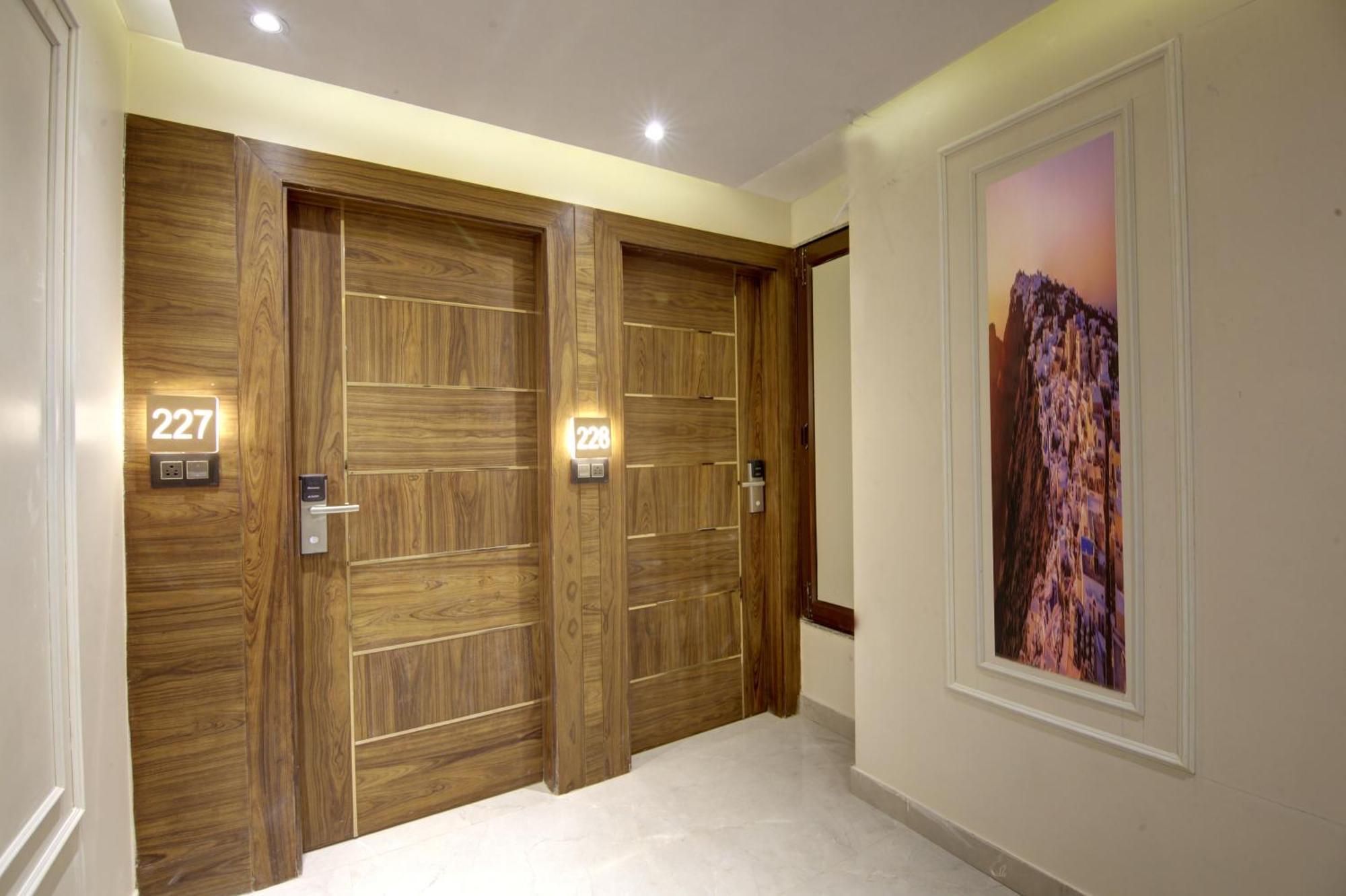 Bless Inn - Near Connaught Place نيودلهي المظهر الخارجي الصورة