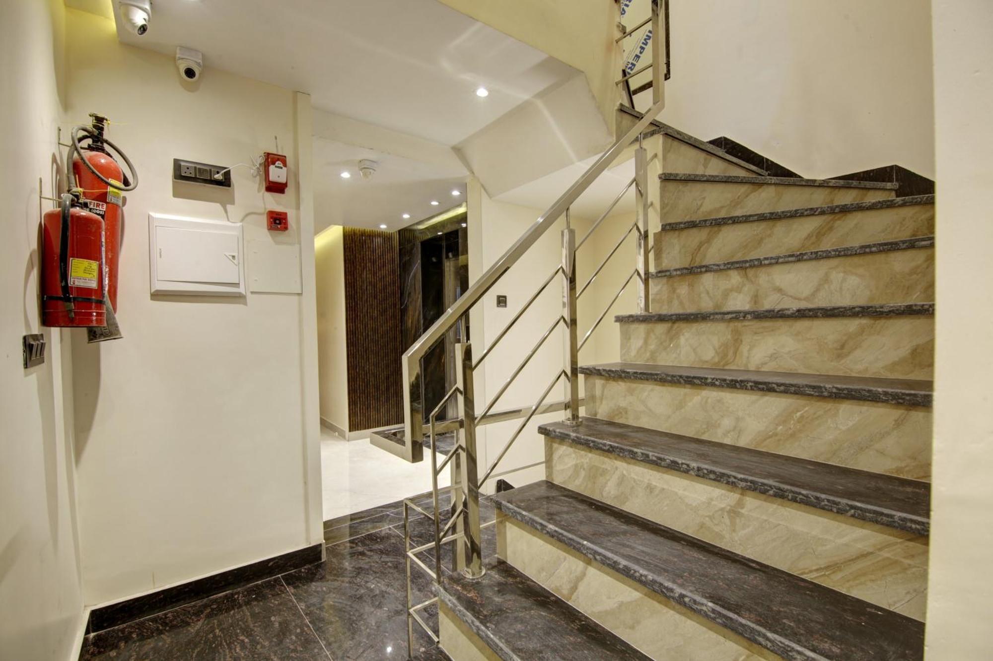 Bless Inn - Near Connaught Place نيودلهي المظهر الخارجي الصورة