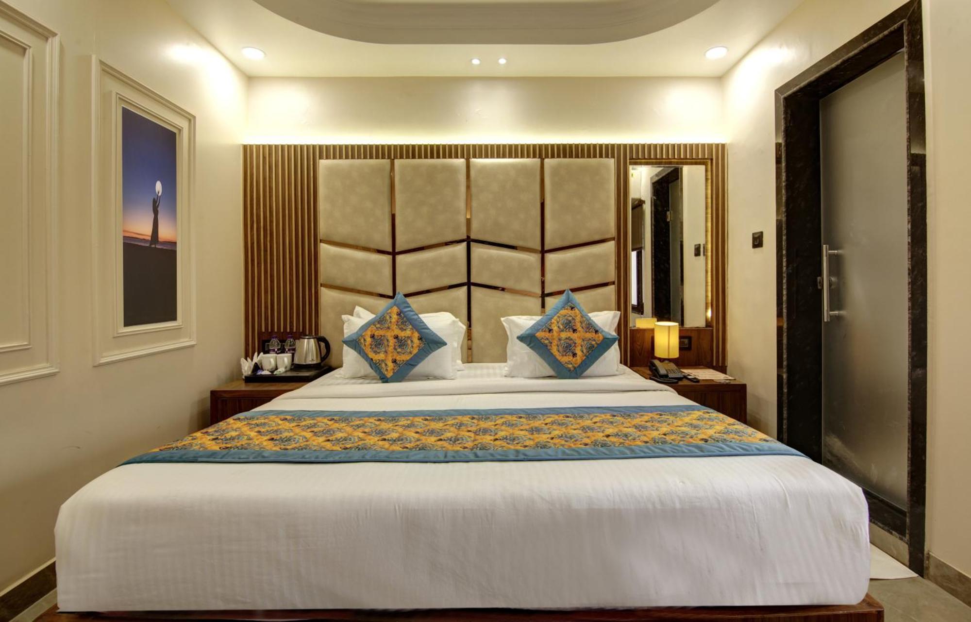 Bless Inn - Near Connaught Place نيودلهي المظهر الخارجي الصورة